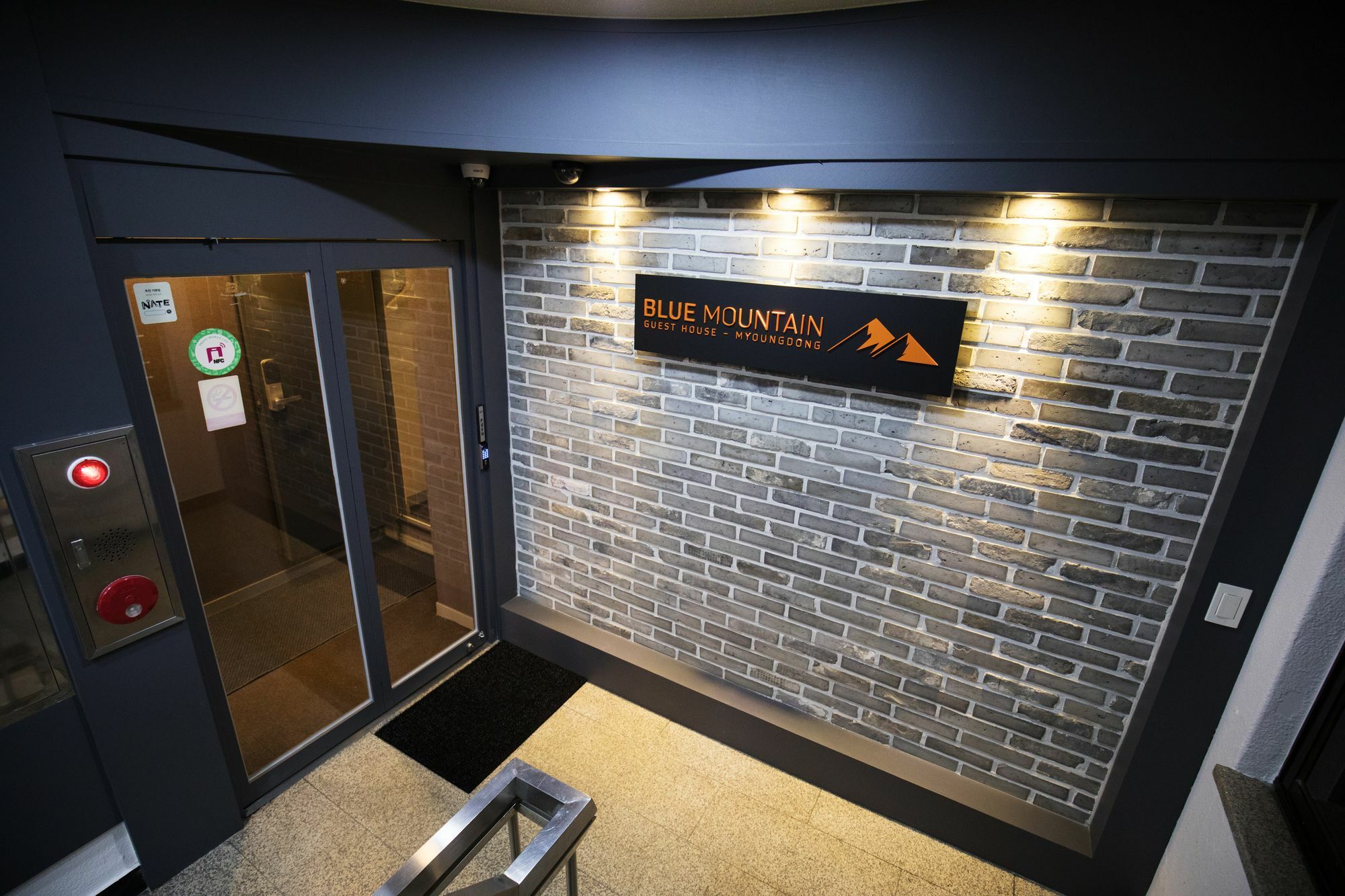 Blue Mountain Myeong-Dong Hotel Seoel Buitenkant foto